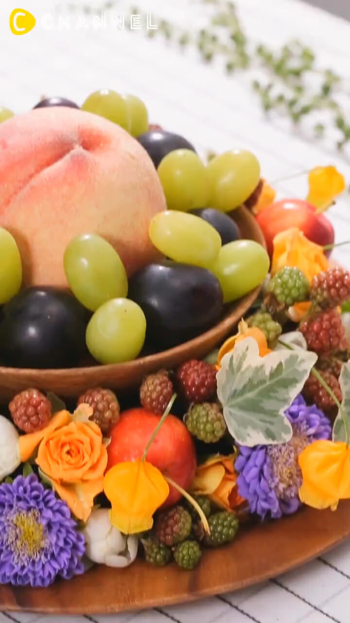 花と果実が仲良く輪になって♪食卓に秋が訪れる「テーブルコーディネート」！