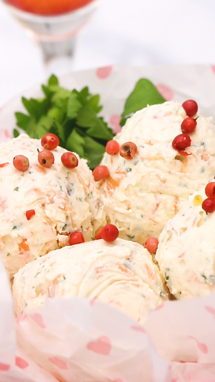 鮭とクルミのクリームチーズボール