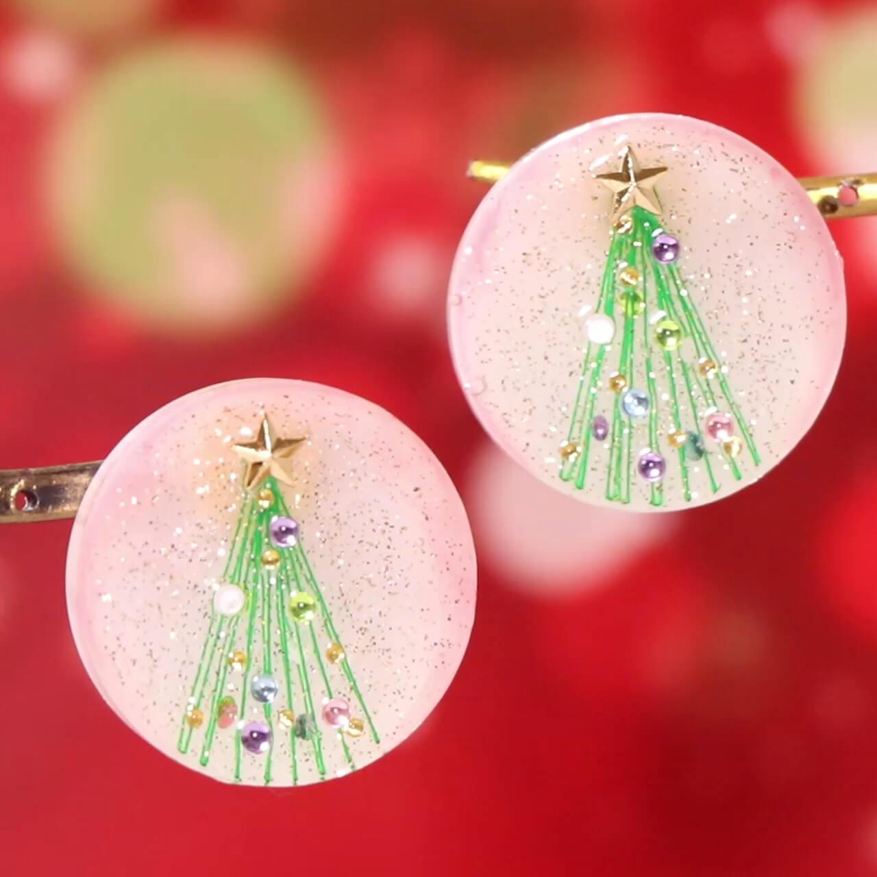 高まるクリスマス気分♪「キラキラツリーピアス」