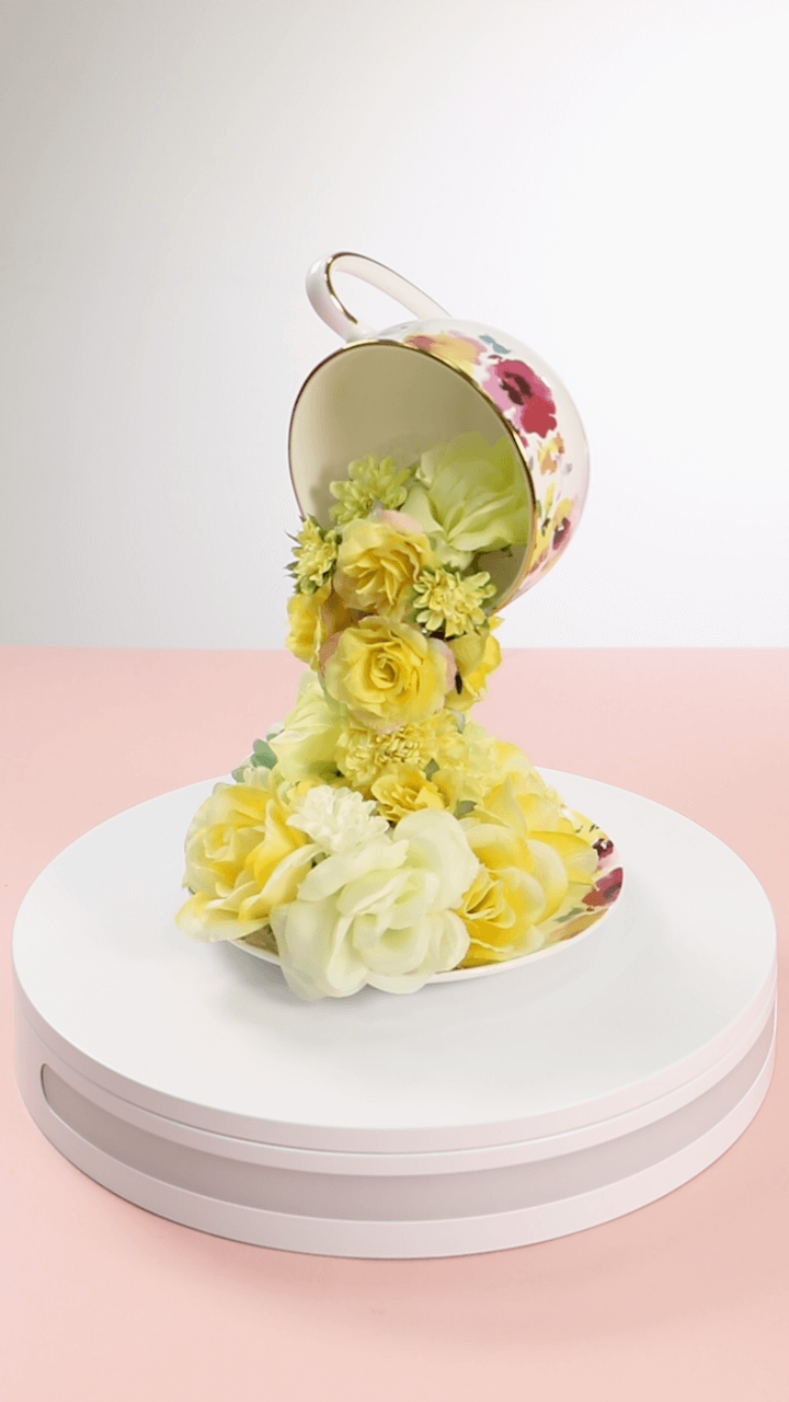 お花いっぱいのティータイム!?フローティングフラワー