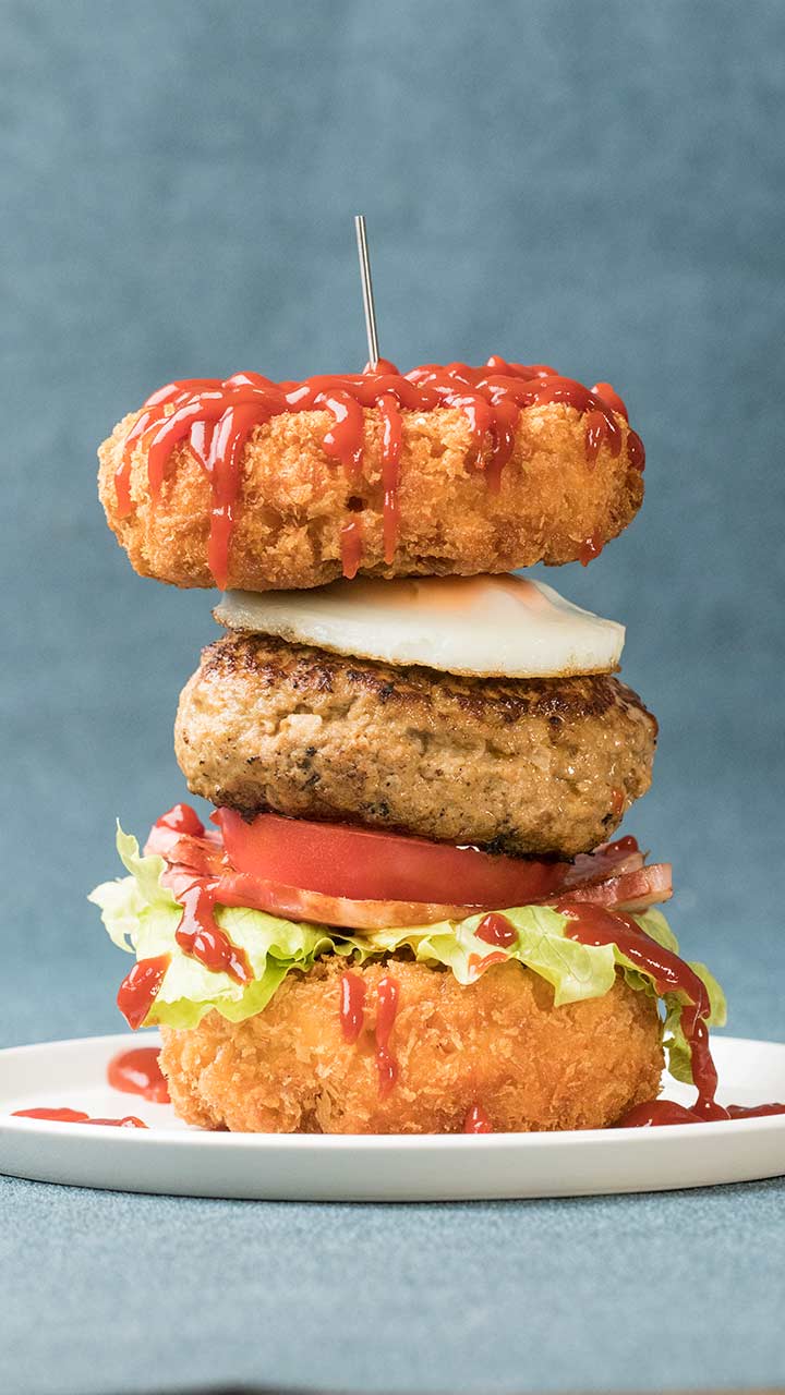 ボリューム満点!!マカロニチーズバーガー