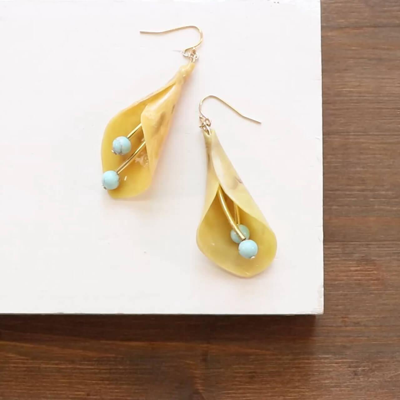 立体レジンパーツに挑戦♪「花びらレジンピアス」