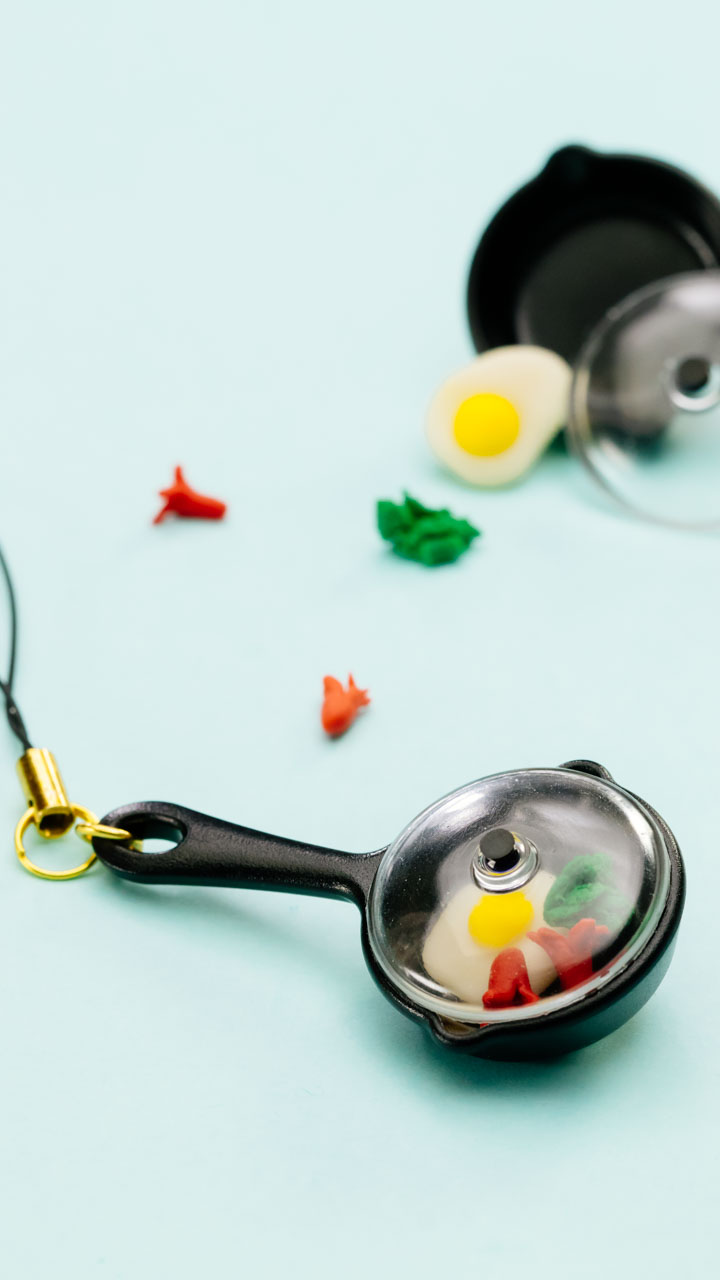 本物そっくり?シャカシャカ朝食ストラップ