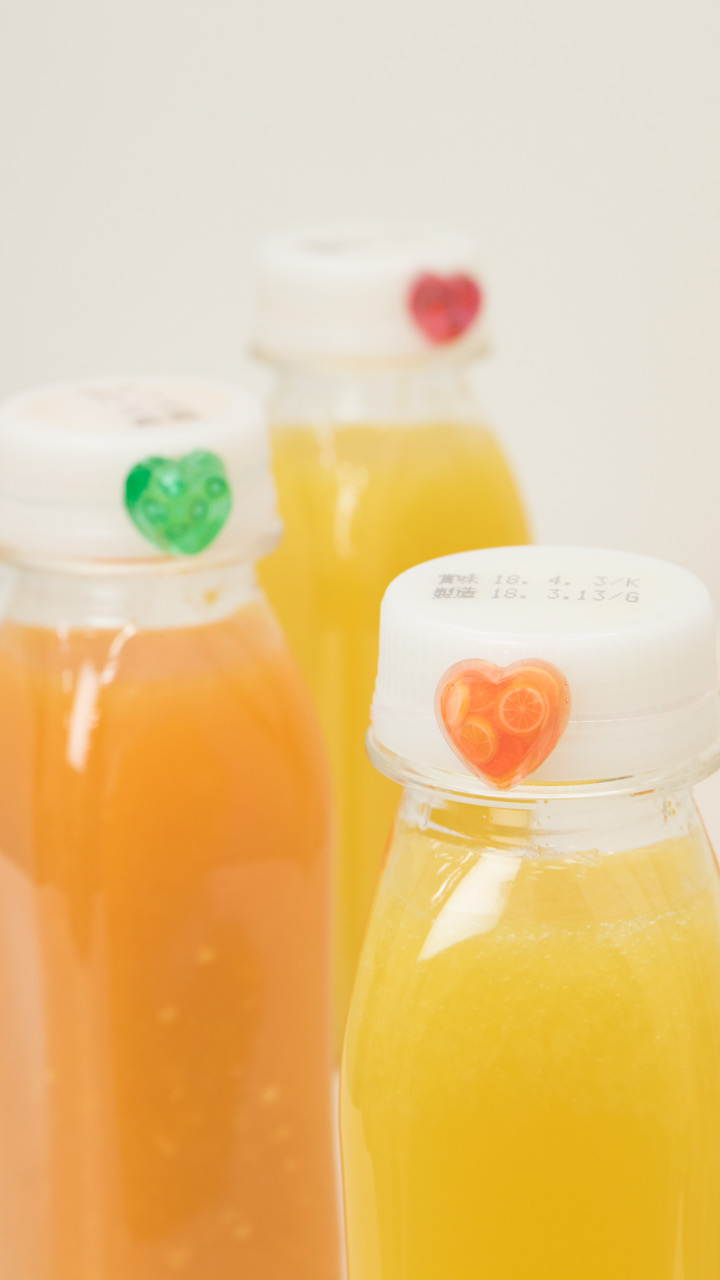 「どっちが私の飲み物だっけ？」はもう終わり♡キャップにアクセを飾り付け♡