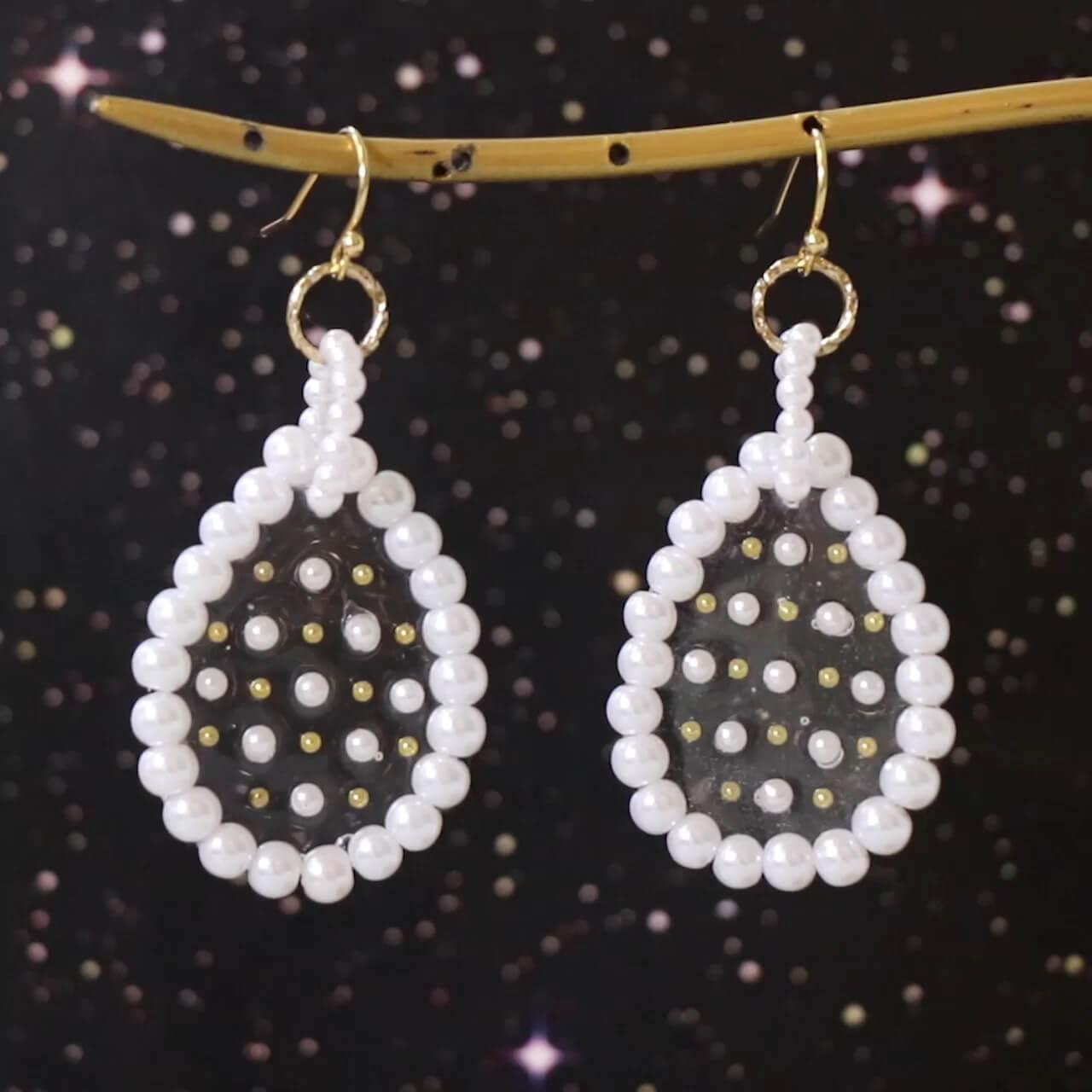 控えめなのに華やか「パーティーパールピアス」