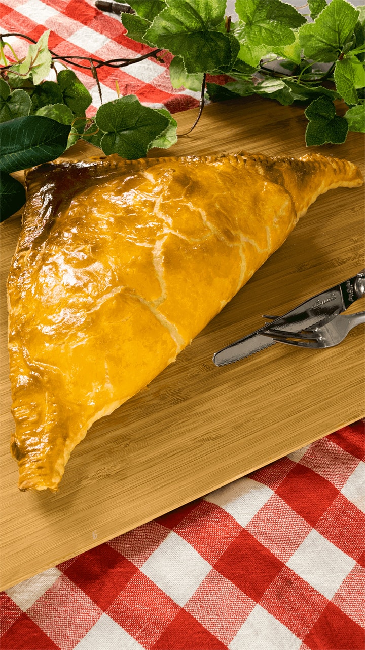 パーティーの主役♡チーズとマカロニのおおきなパイ