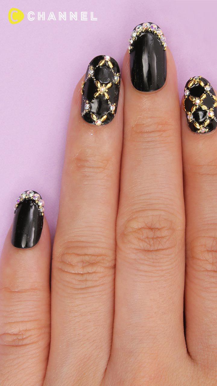 キラキラ華やか♡ ブラックキルティングネイル