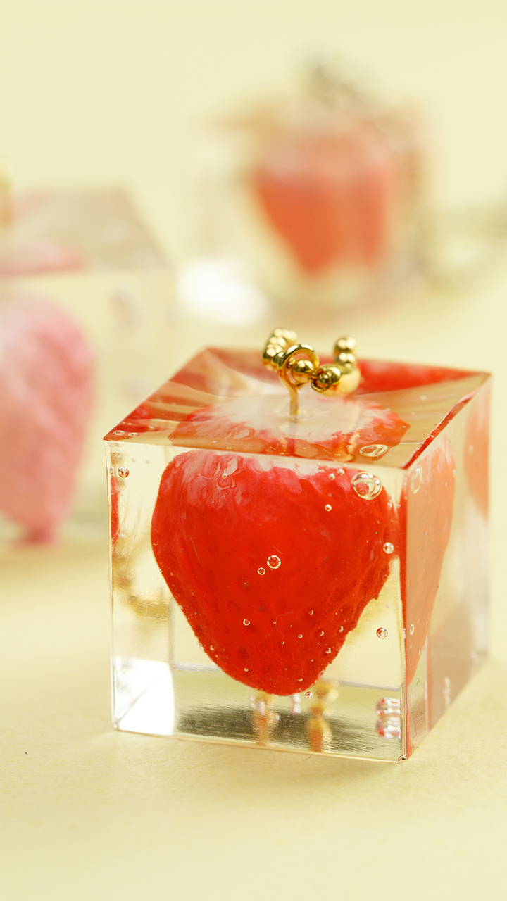 こんなスイーツあったらいいな♡イチゴのまるごとキーホルダー