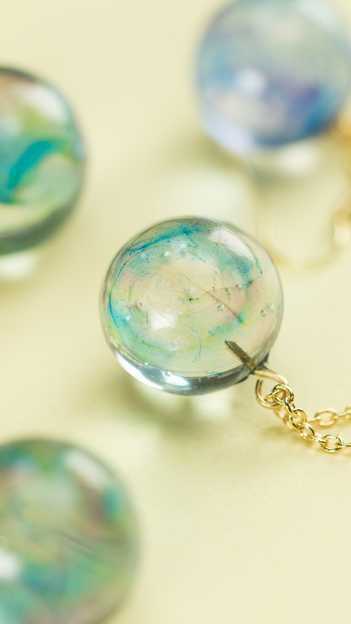 ふわふわ浮かびそう・・・♡レジンのシャボン玉ペンダント