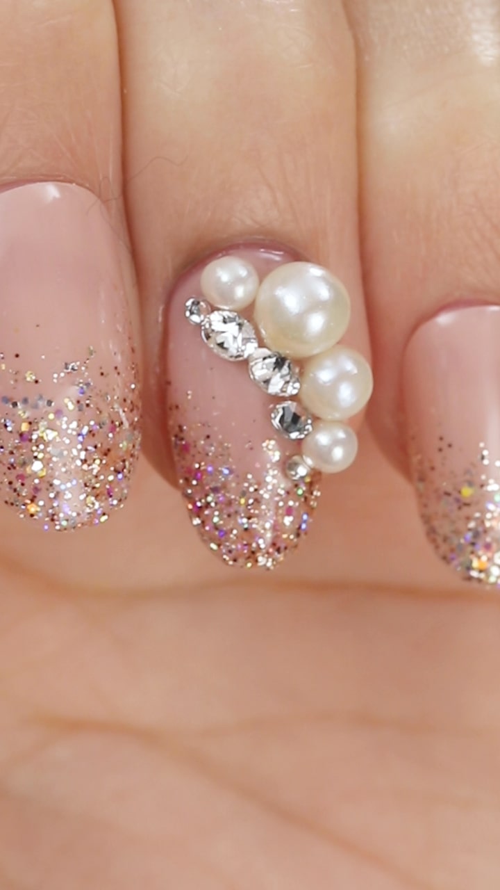 爪先から華やかに♡セレモニーネイル