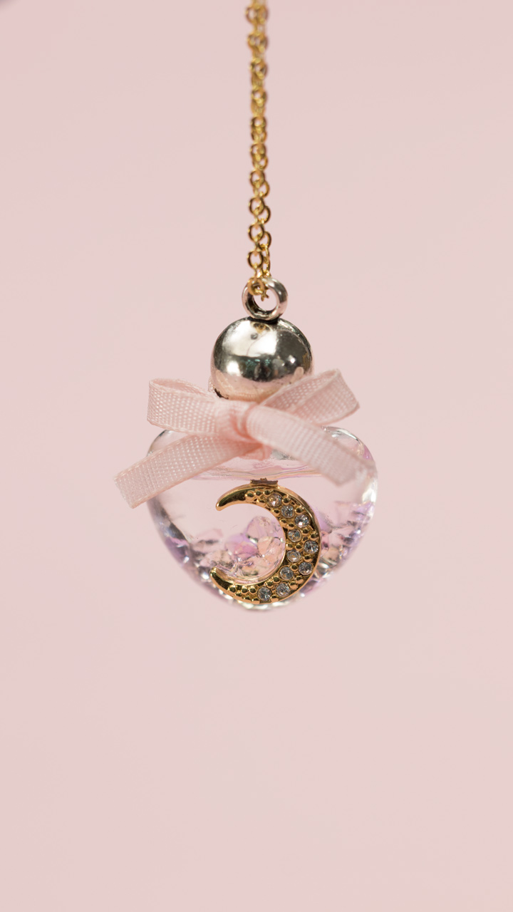 夢カワ好き集まれ♡月のパフューム風ペンダント