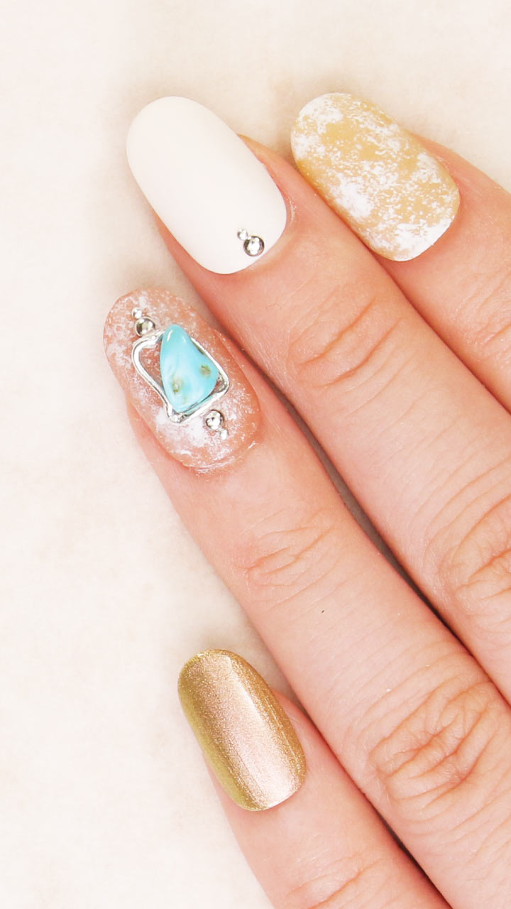 一足先に秋を満喫♡ワンポイント天然石ネイル