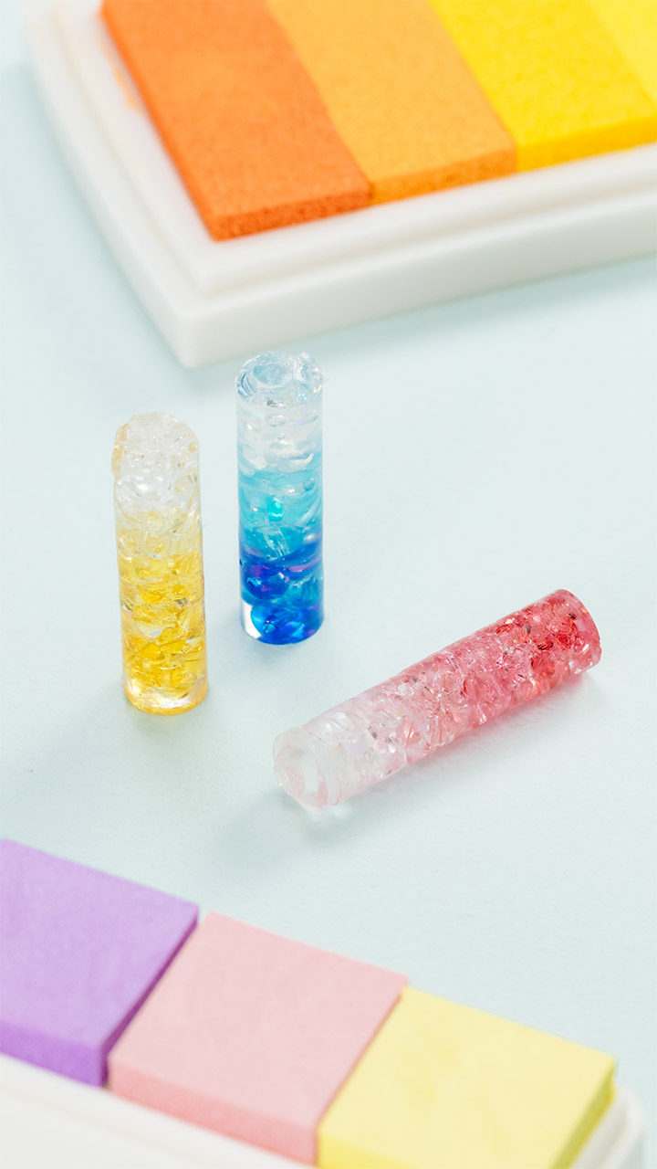 ビーズを入れるだけ♡レジンでつくるキラキラスタンプ