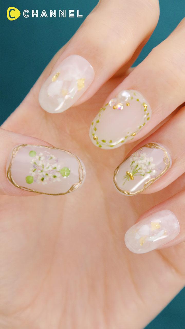 初夏にぴったり♡ボタニカルネイル