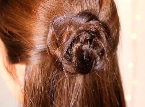 三つ編みヘアアレンジで大人可愛くなれる 簡単ヘアアレンジ集