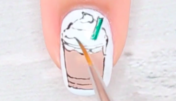 緑を使ったネイルが可愛い 人とは違ったデザインを楽しもう