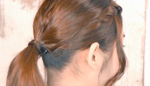 伸ばしかけ前髪はポニーテールでかわいくまとめる ヘアアレンジ集