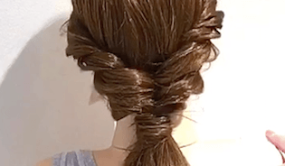 ミディアムストレートの時代到来 前髪は 巻き方は 徹底解説