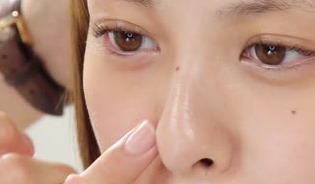 クリスマスデートにぴったりなメイク 彼を絶対にキュンとさせるメイク術 C Channel 女子向け動画マガジン