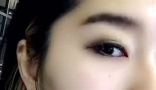 21年イチオシは太アーチ眉 トレンド顔になれる眉の描き方 C Channel 女子向け動画マガジン