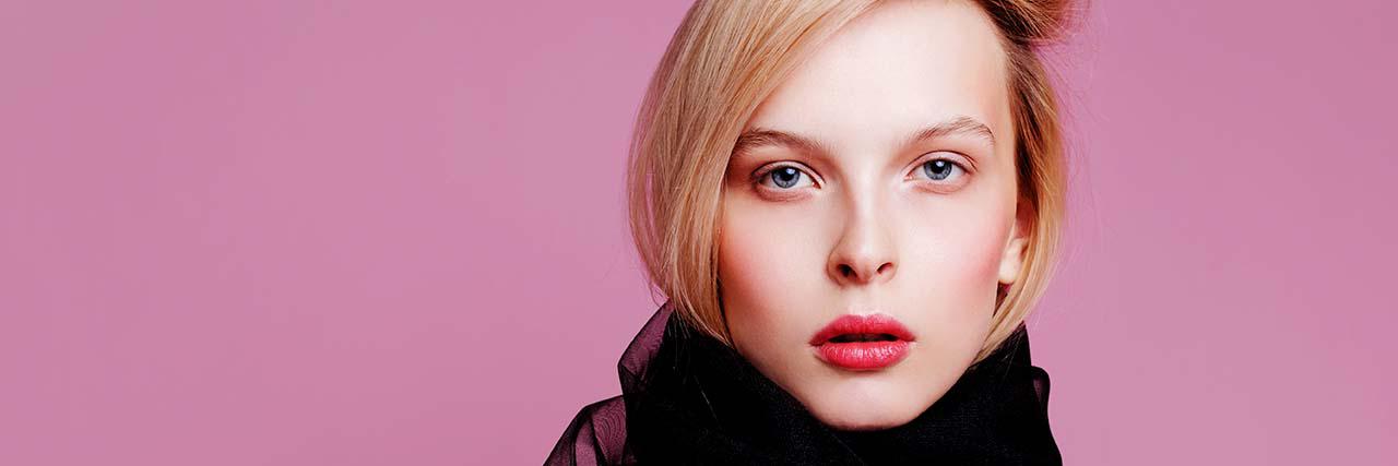 二重だけど目が小さい悩みに 目が小さく見える原因と対策をチェック