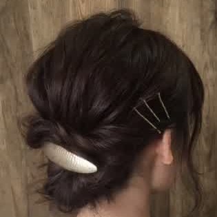 ギブソンタックでおしゃれまとめ髪 簡単ヘアアレンジで上品に