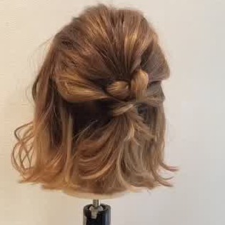 ミディアムの簡単セット 大人ヘアアレンジ髪型35選 C Channel 女子向け動画マガジン