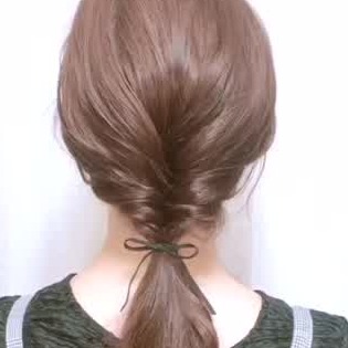 ミディアムでもできるフィッシュボーン 簡単ヘアアレンジ11選 C