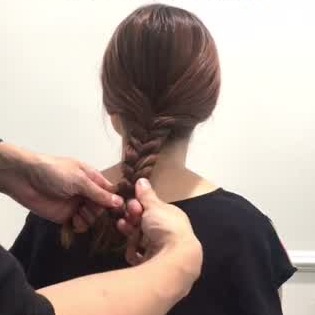 ミディアムでもできるフィッシュボーン 簡単ヘアアレンジ11選