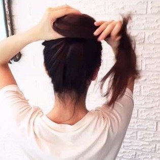 ドーナツでお団子ヘアアレンジ 簡単に愛されヘアを作ろう