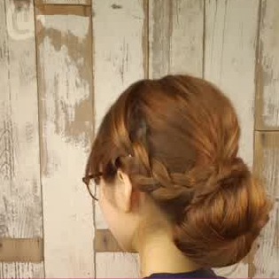 ドーナツでお団子ヘアアレンジ 簡単に愛されヘアを作ろう