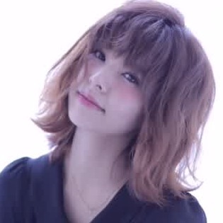 ショートボブのウェーブヘアスタイル 簡単ヘアアレンジもご紹介