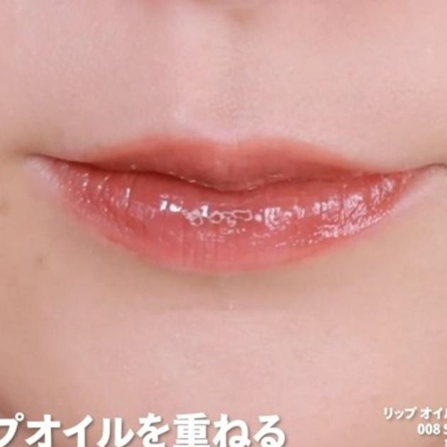 丸顔　小顔メイク　リップ