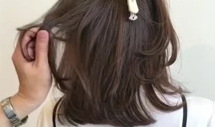 毛先ワンカールのやり方 ふわっと動きのあるヘアを自分でつくろう