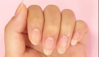 汚いセルフネイルとおさらば 塗り方とネイルケア方法をご紹介