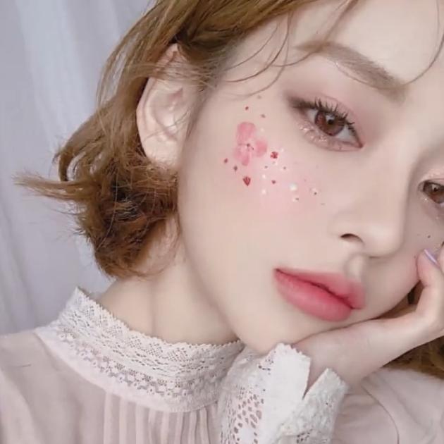 下まつげのビューラーで目指せ美人顔 カールのやり方 おすすめ紹介 C Channel 女子向け動画マガジン