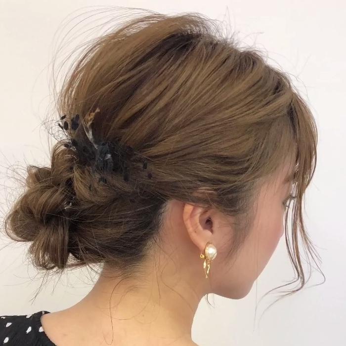 シニヨンを三つ編みで 長さ別アレンジ集 Amp やり方をご紹介