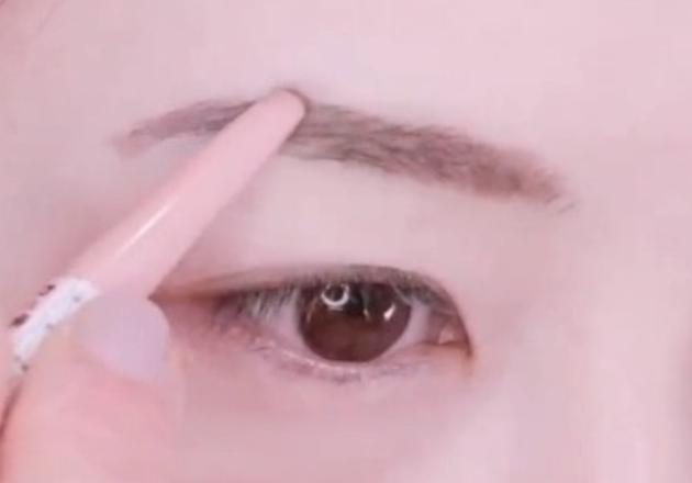 石原さとみリップメイク