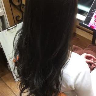 人気ヘアカラー 21年のかわいいは暗め色で狙い撃ち