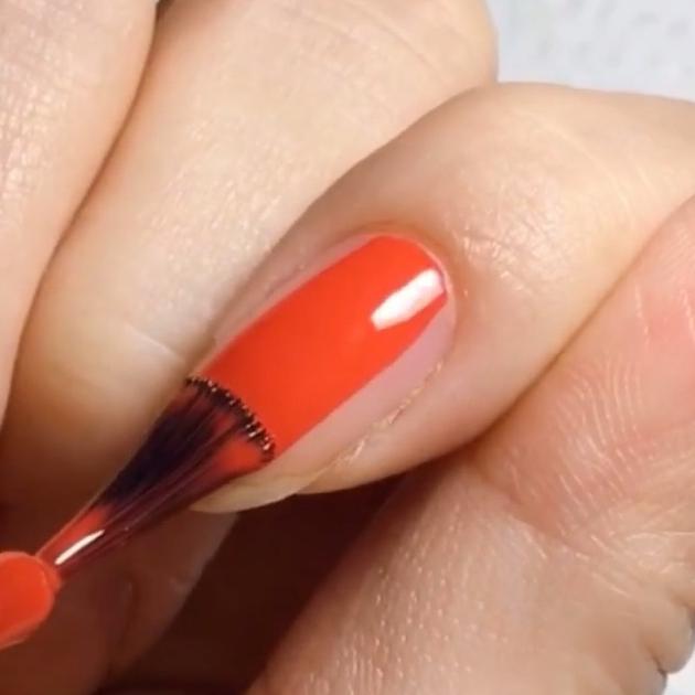 おすすめデパコスネイルポリッシュ 定番色からトレンド色まで